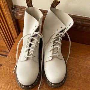 Dr. Martens optical white 1460 pascal Virginia lace up combat boot leather Docs